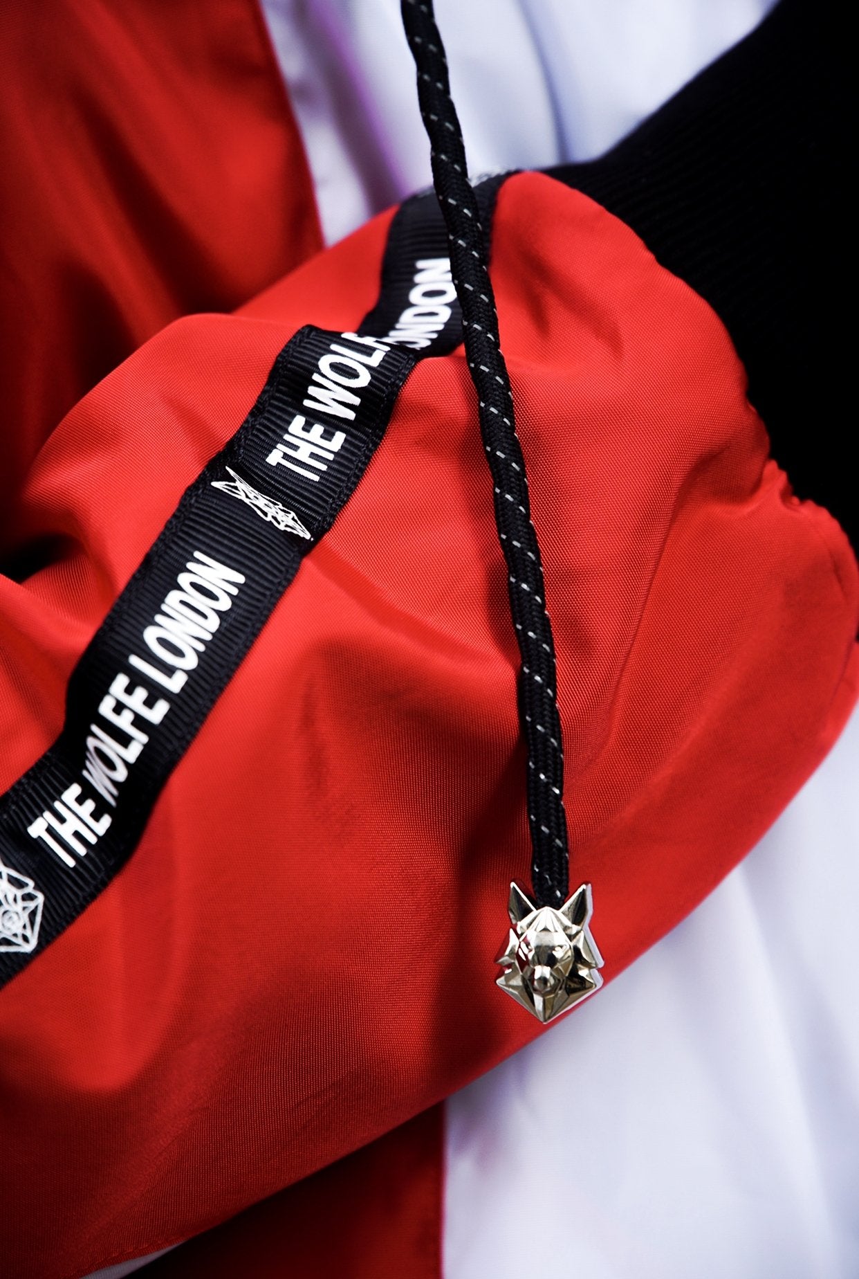 Meraki Wind Breaker Jacket Woman