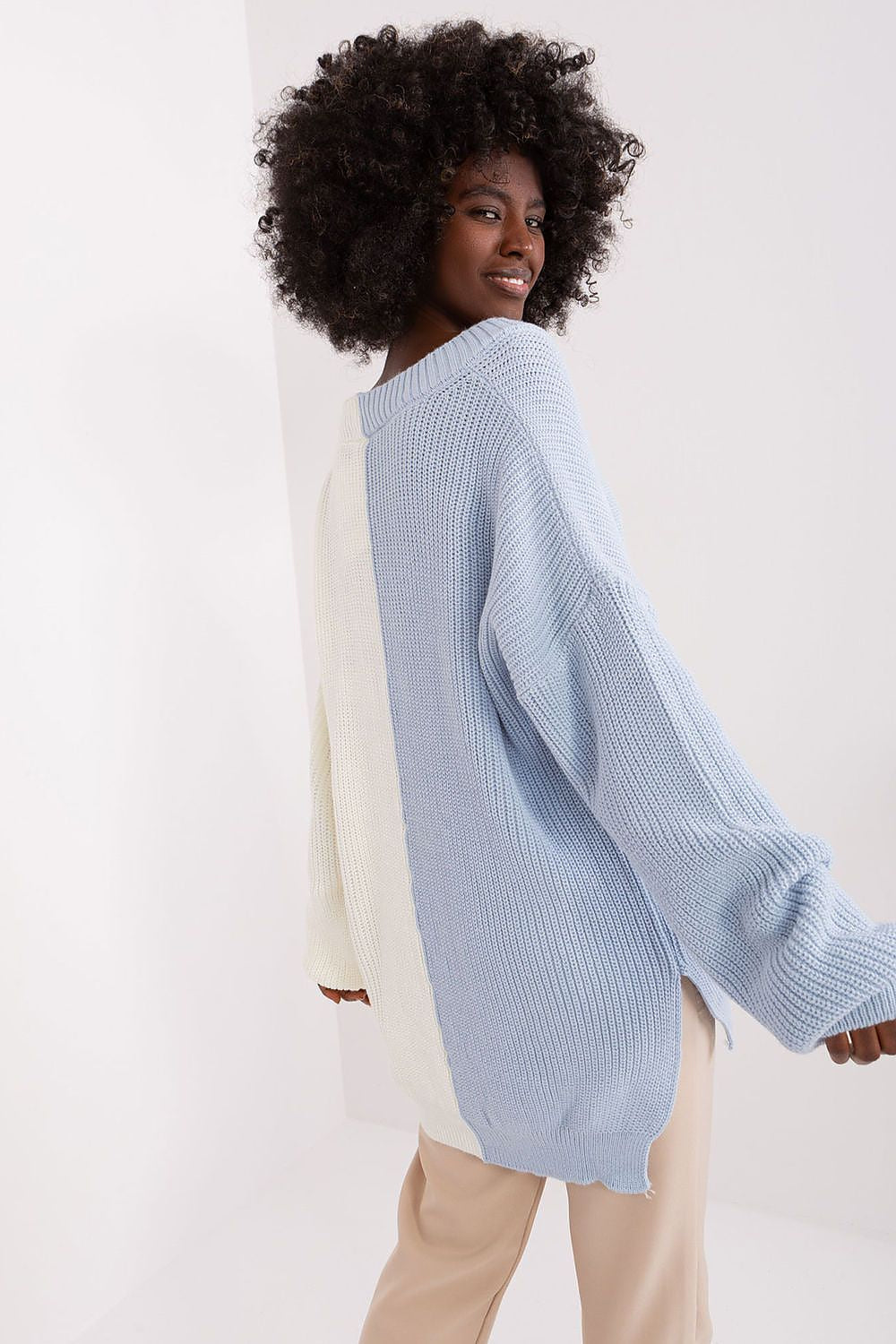  Pulover model 190761 Badu 