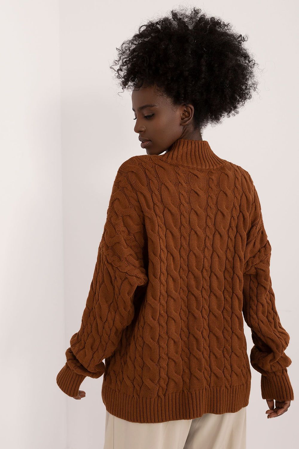  Pulover model 199250 Badu 