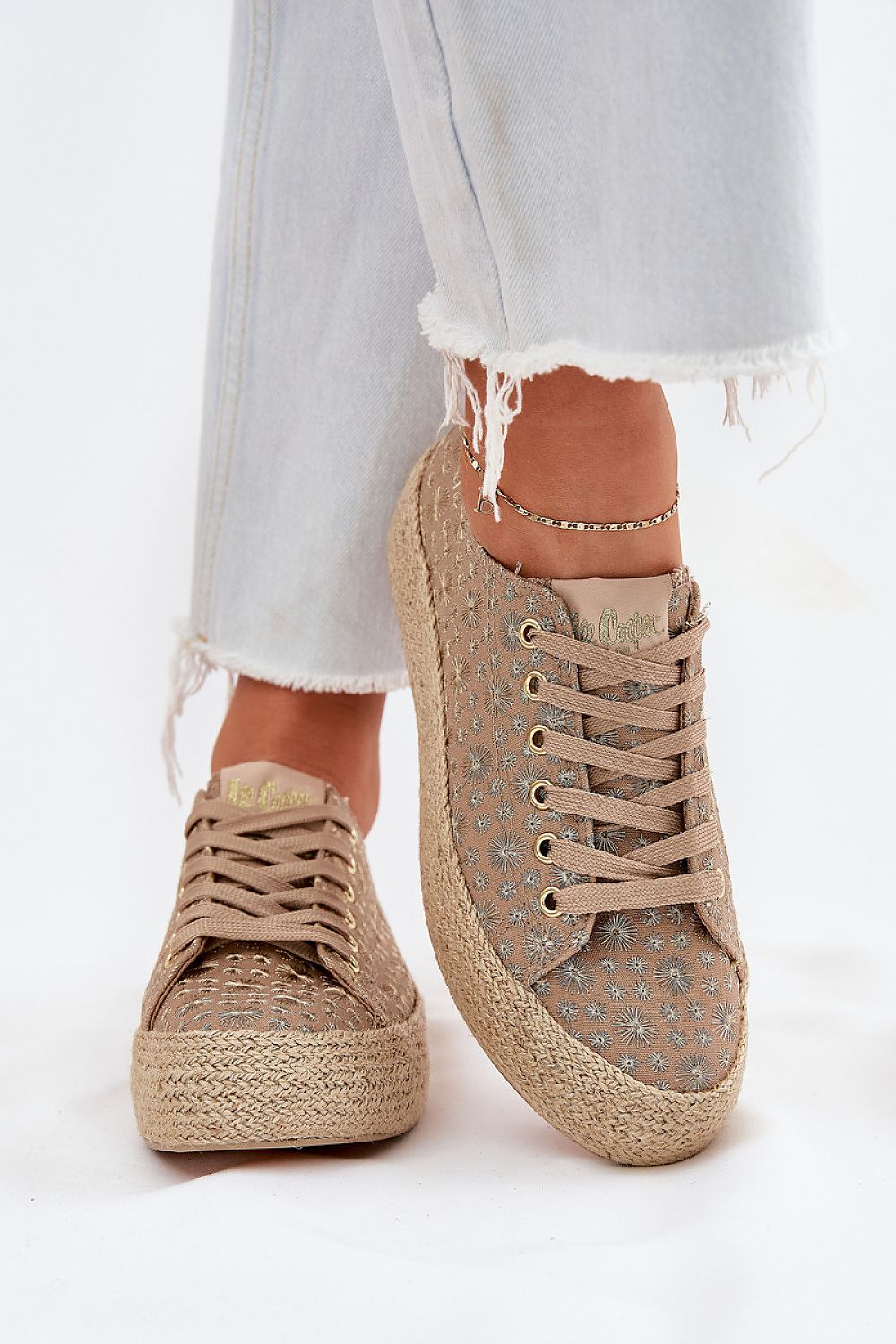  Tenişi model 212620 Step in style 