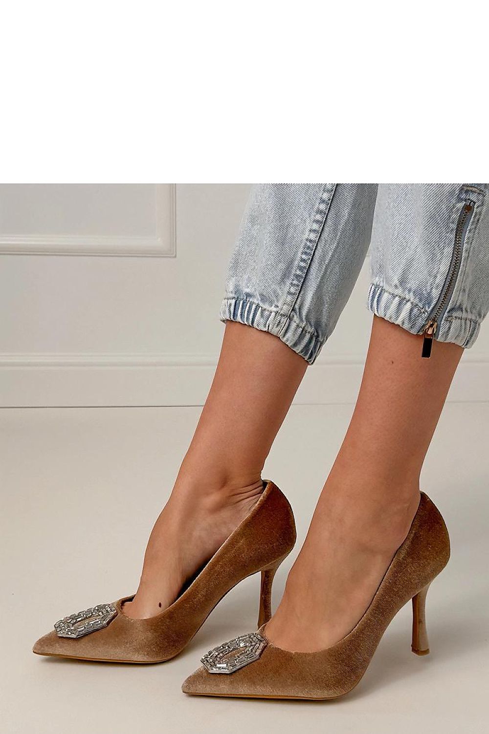  Pantofi cu toc subţire (stiletto) model 217661 Solea 