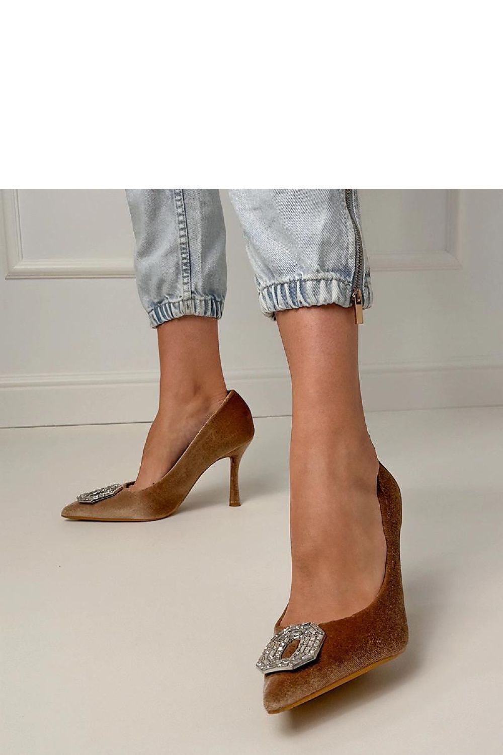  Pantofi cu toc subţire (stiletto) model 217661 Solea 