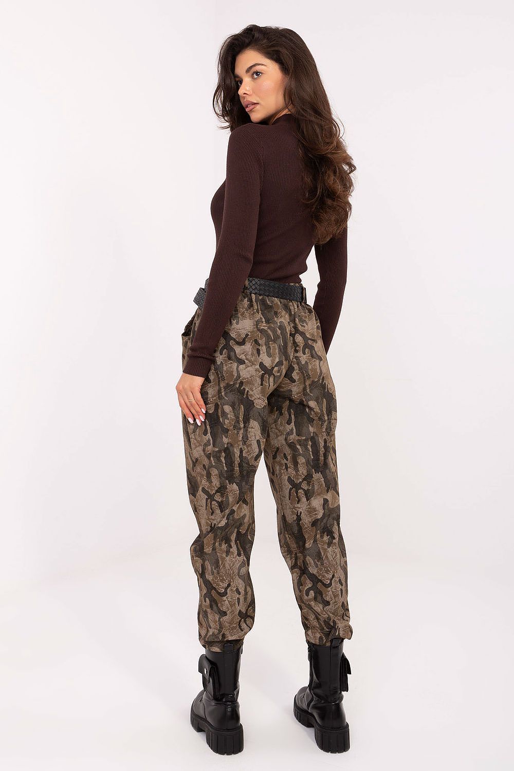  Pantaloni de damă model 218436 Italy Moda 
