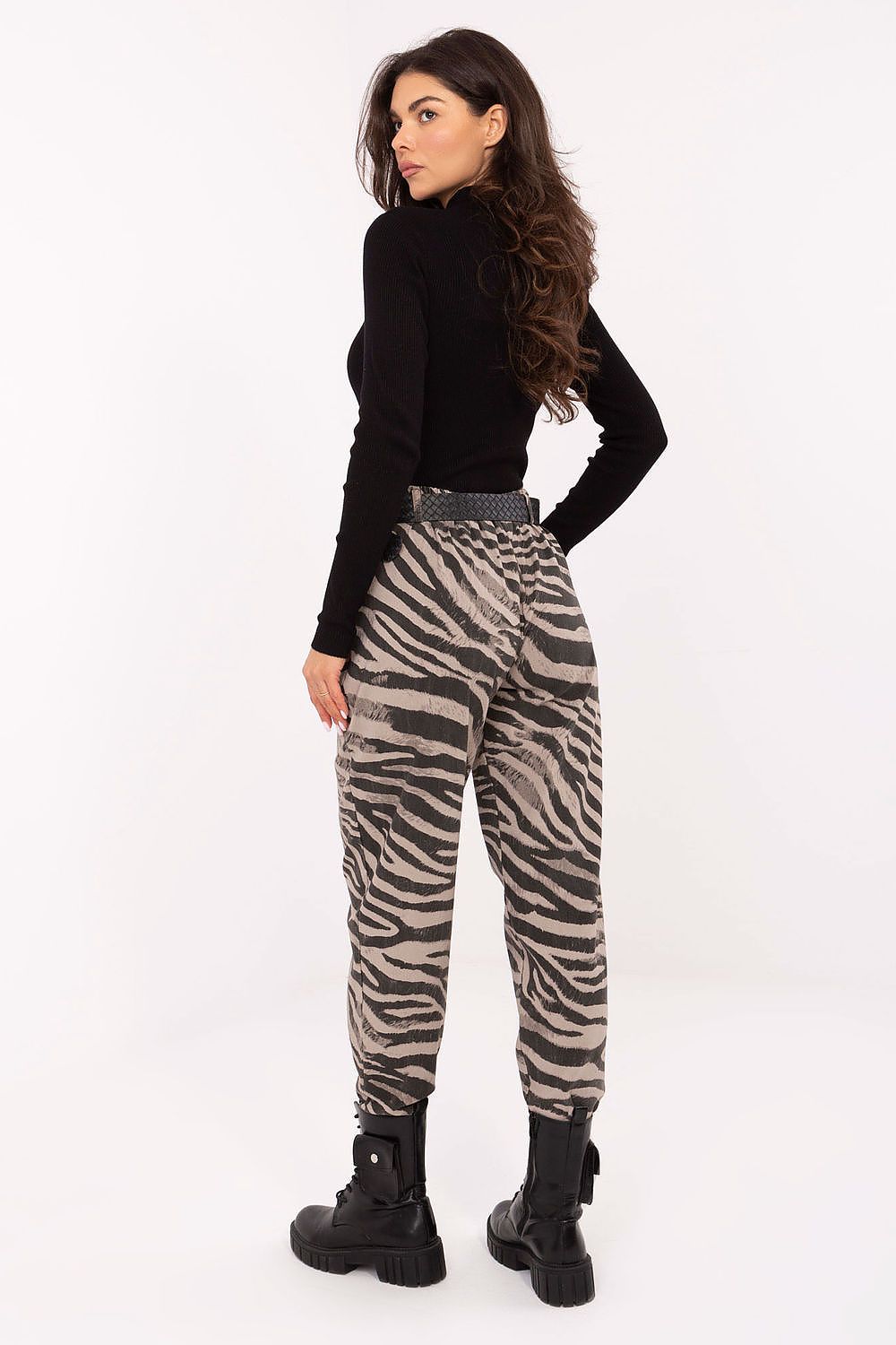  Pantaloni de damă model 218440 Italy Moda 