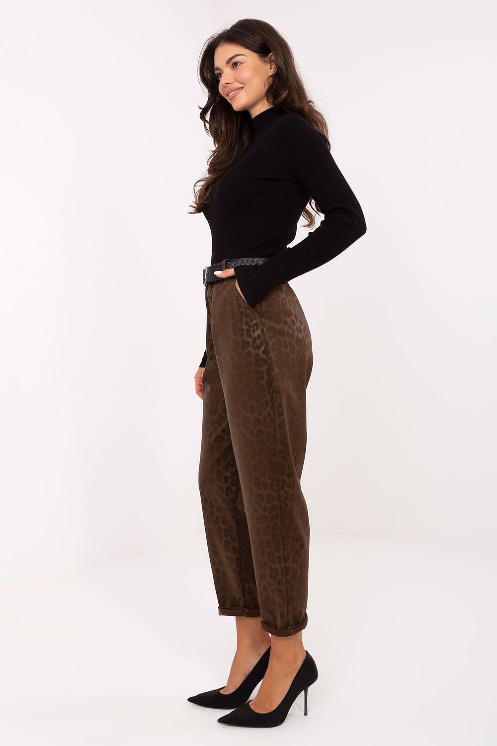  Pantaloni de damă model 218444 Italy Moda 