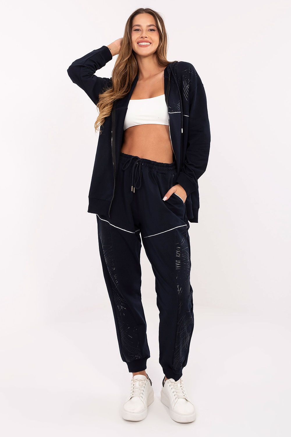  Completă model 218606 Relevance 