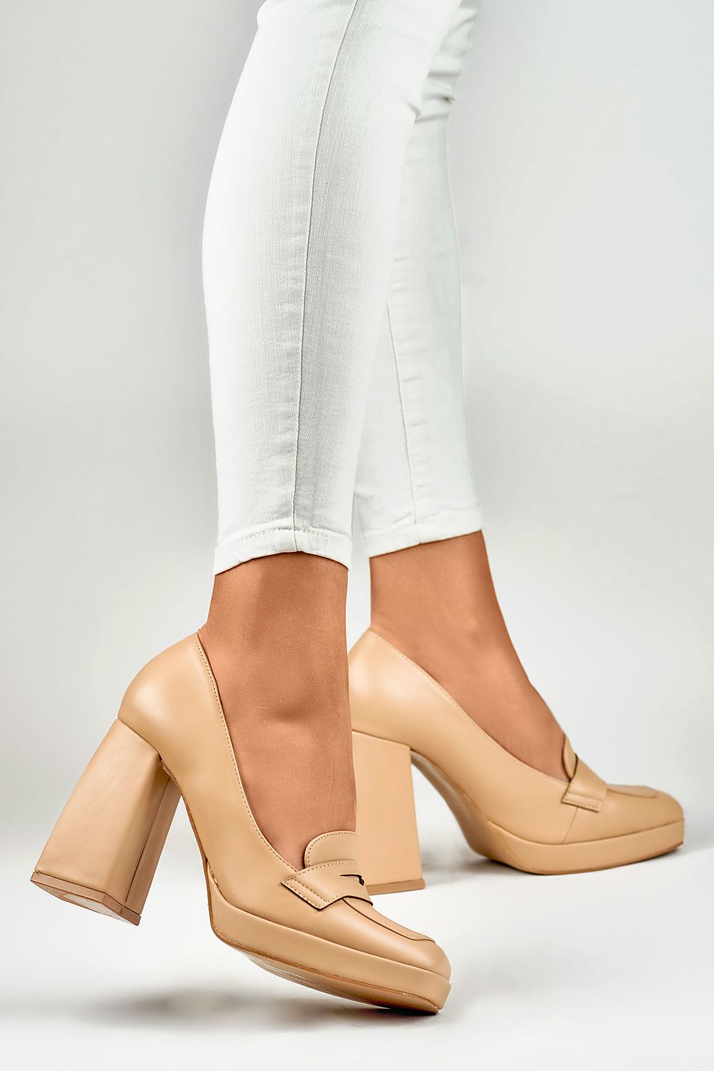  Pantofi cu toc simplu model 185397 PRIMO 
